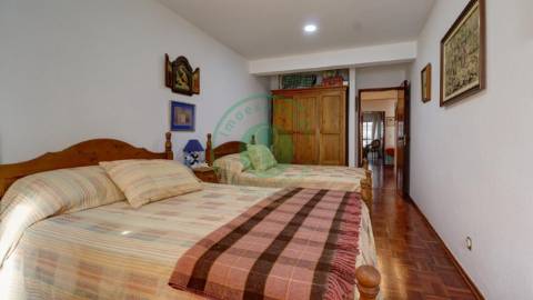 - Vende-se apartamento T3 na Figueira da Foz, no...