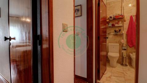 - Vende-se apartamento T3 na Figueira da Foz, no...