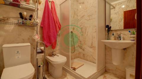 - Vende-se apartamento T3 na Figueira da Foz, no...