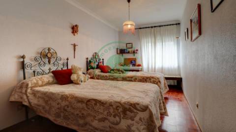 - Vende-se apartamento T3 na Figueira da Foz, no...