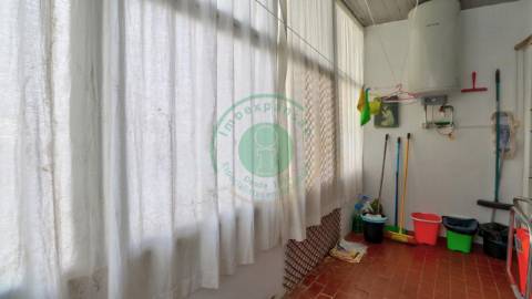 - Vende-se apartamento T3 na Figueira da Foz, no...