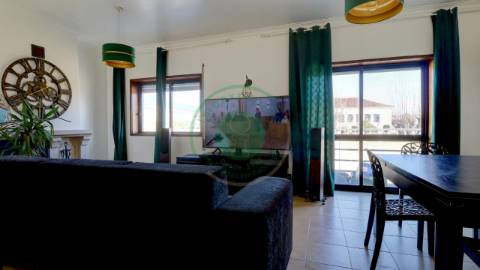 - Vende-se apartamento T3 na Figueira da Foz, em...