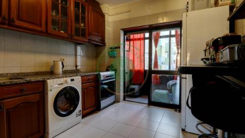 - Vende-se apartamento T3 na Figueira da Foz, em...