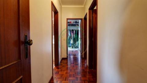 - Vende-se apartamento T3 na Figueira da Foz, em...