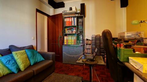 - Vende-se apartamento T3 na Figueira da Foz, em...