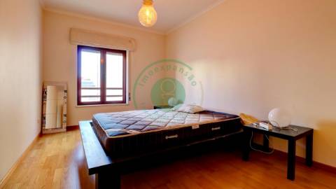 - Arrenda-se apartamento T3, situado numa zona...