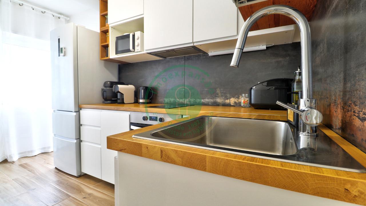 - Vende-se apartamento T2 totalmente renovado na...
