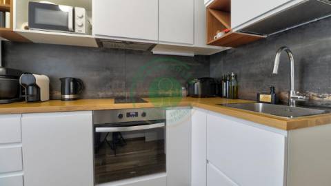 - Vende-se apartamento T2 totalmente renovado na...