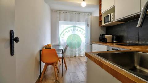 - Vende-se apartamento T2 totalmente renovado na...