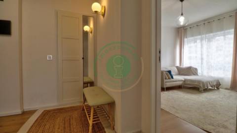 - Vende-se apartamento T2 totalmente renovado na...