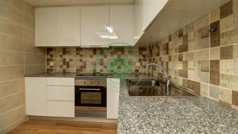 - Arrenda-se andar de moradia T2 na Figueira da...