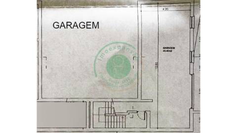 - Vende-se moradia T4 com piscina, localizada na...