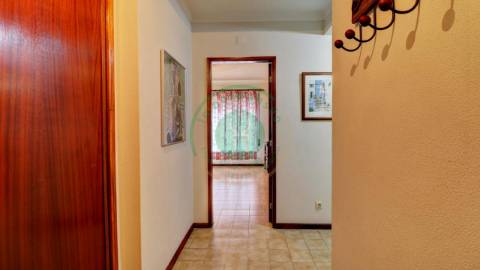 - Vende-se apartamento T2 na Figueira da Foz,...