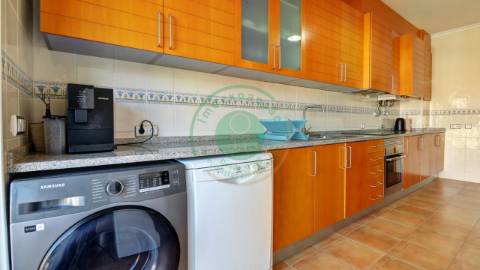 - Arrenda-se apartamento T2 com garagem na...