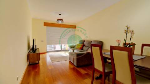 - Arrenda-se apartamento T2 com garagem na...