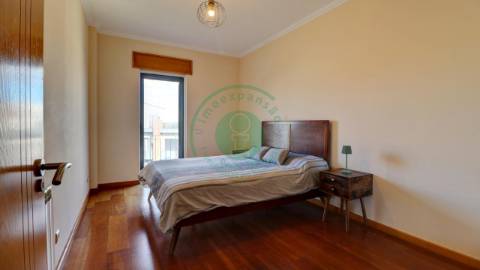- Arrenda-se apartamento T2 com garagem na...