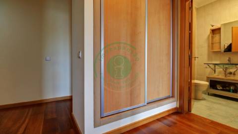 - Arrenda-se apartamento T2 com garagem na...