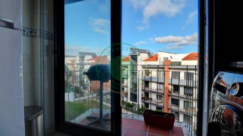 - Arrenda-se apartamento T2 com garagem na...