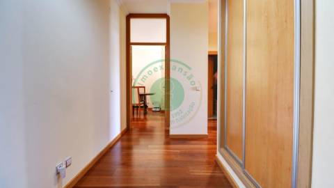 - Arrenda-se apartamento T2 com garagem na...