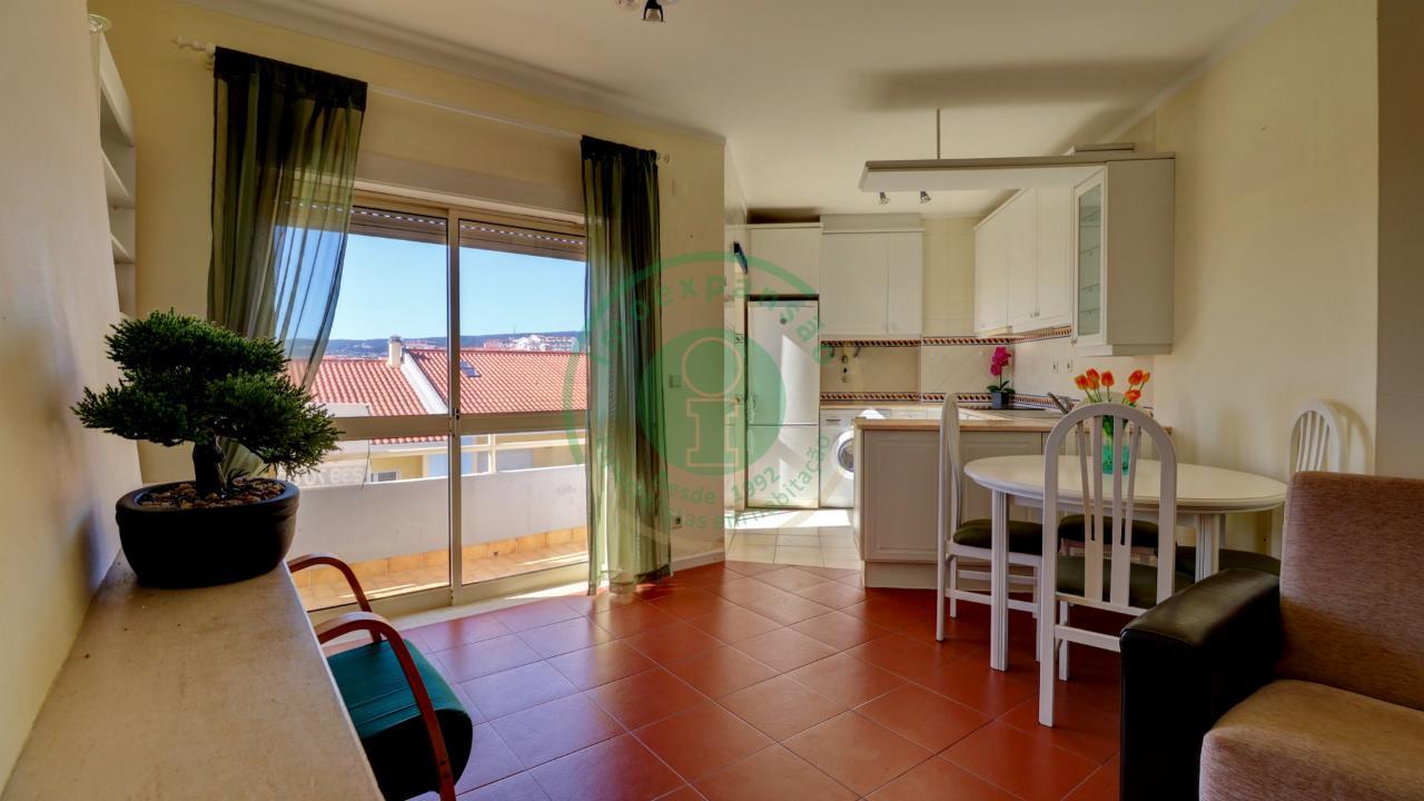 - Vende-se apartamento T2 na Figueira da Foz, em...