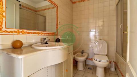 - Vende-se apartamento T2 na Figueira da Foz, em...