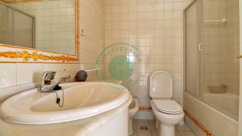 - Vende-se apartamento T2 na Figueira da Foz, em...