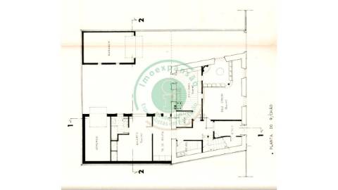 - Vende-se moradia T5 com zona exterior, terraço...