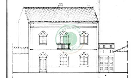 - Vende-se moradia T5 com zona exterior, terraço...