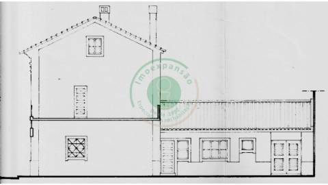 - Vende-se moradia T5 com zona exterior, terraço...