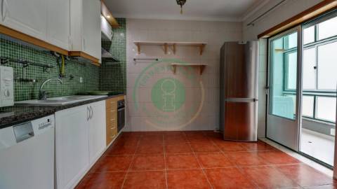 - T2 disponível para arrendamento na Figueira da...