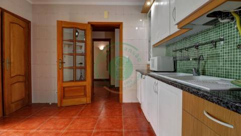 - T2 disponível para arrendamento na Figueira da...