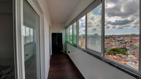 -  Vende-se T1K remodelado na Figueira da Foz,...