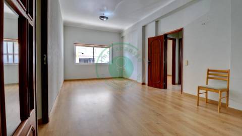 - Vende-se apartamento T1 na Figueira da Foz, em...