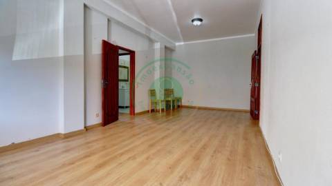 - Vende-se apartamento T1 na Figueira da Foz, em...