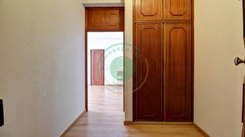 - Vende-se apartamento T1 na Figueira da Foz, em...