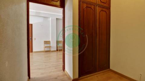 - Vende-se apartamento T1 na Figueira da Foz, em...