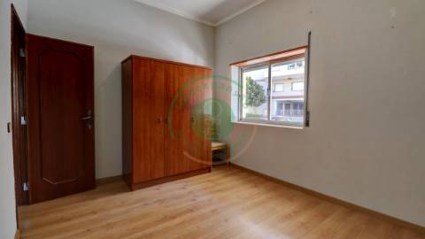 - Vende-se apartamento T1 na Figueira da Foz, em...