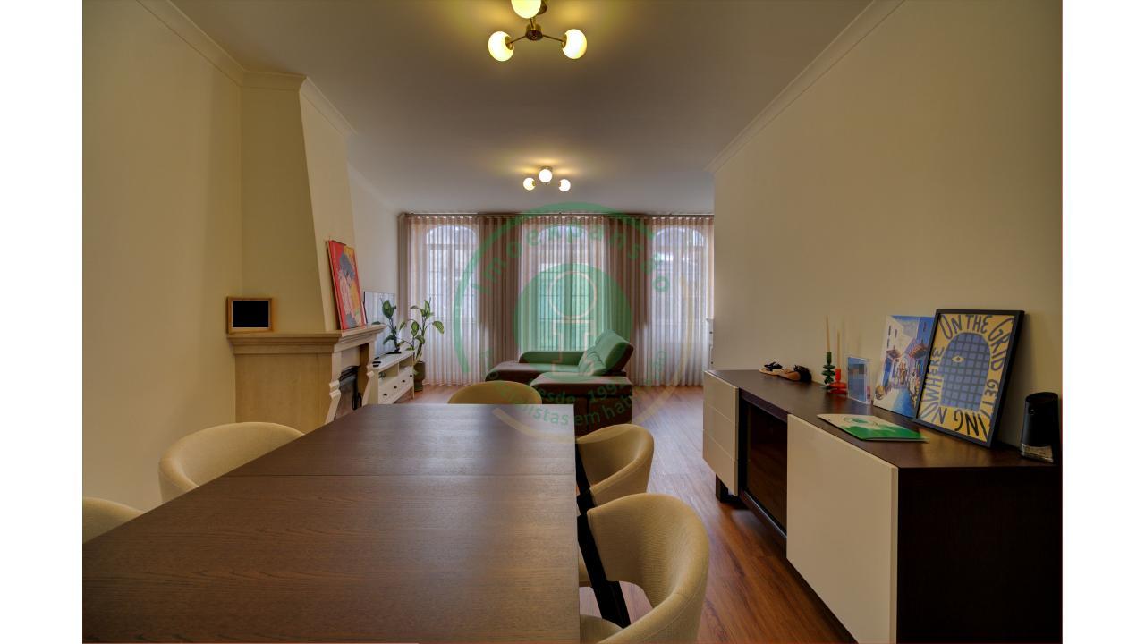 - Vende-se moradia T3 na Figueira da Foz, em zona...