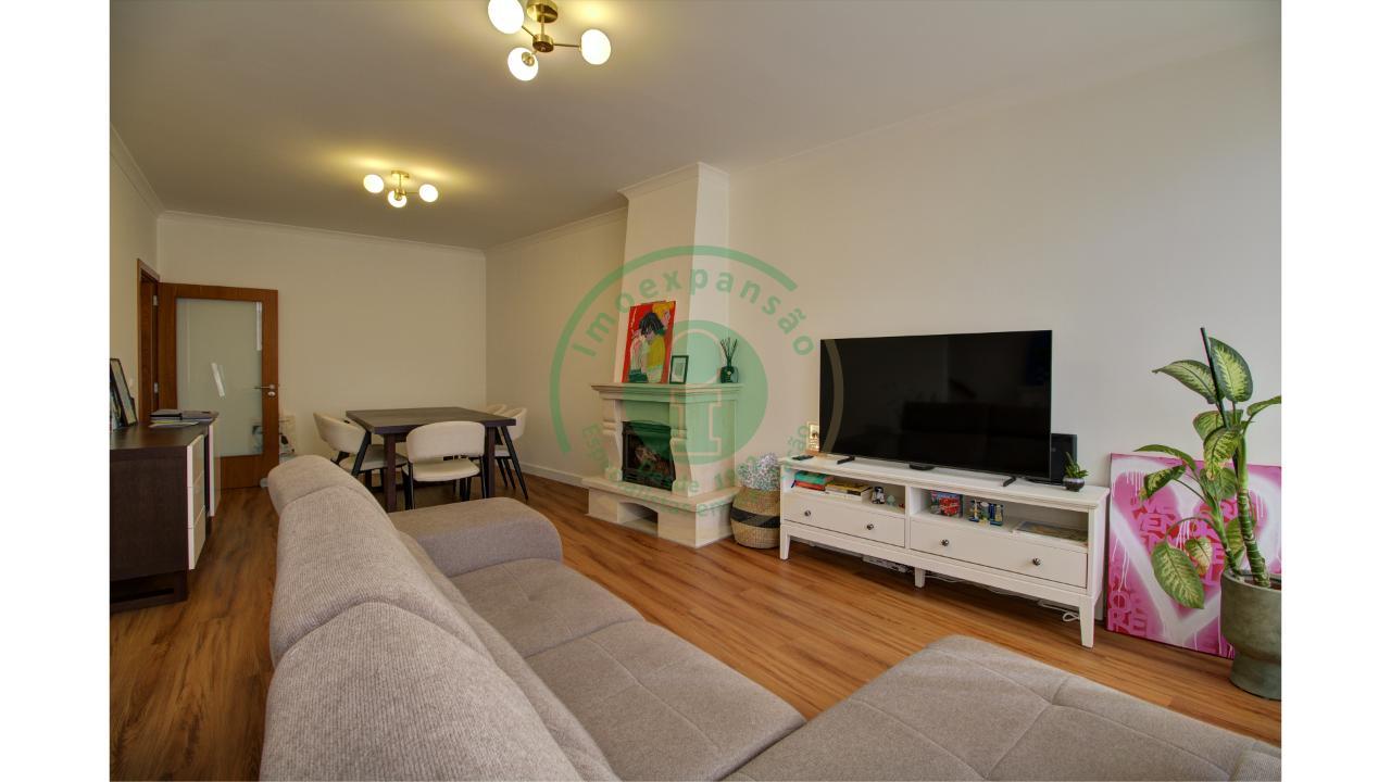 - Vende-se moradia T3 na Figueira da Foz, em zona...