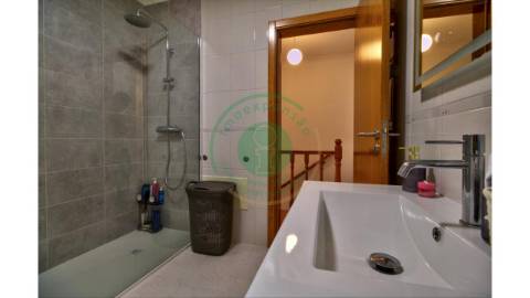 - Vende-se moradia T3 na Figueira da Foz, em zona...