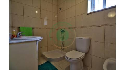 - Vende-se moradia T3 na Figueira da Foz, em zona...