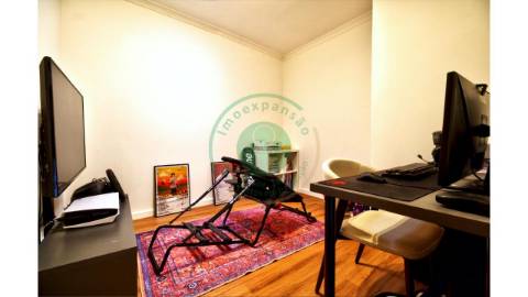 - Vende-se moradia T3 na Figueira da Foz, em zona...