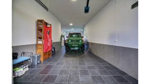 - Vende-se moradia T3 na Figueira da Foz, em zona...