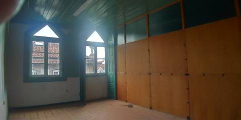 Imóvel Comercial e Habitacional no Centro Histórico de Vila Real