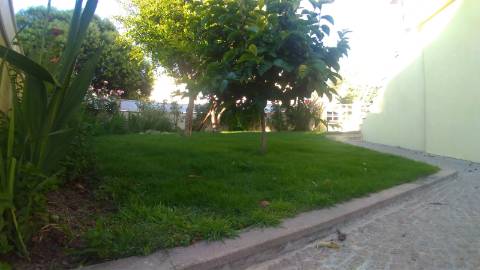 Moradia T4 com Logradouro e Jardim ao Intermarché de Vila Real