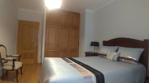 Moradia T4 com Logradouro e Jardim ao Intermarché de Vila Real