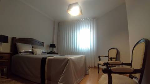 Moradia T4 com Logradouro e Jardim ao Intermarché de Vila Real