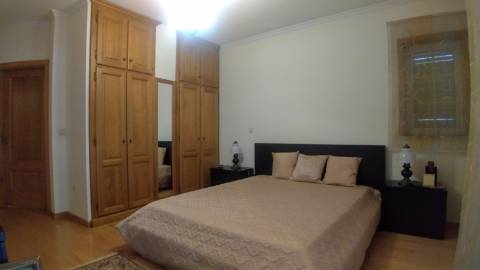 Moradia T4 com Logradouro e Jardim ao Intermarché de Vila Real