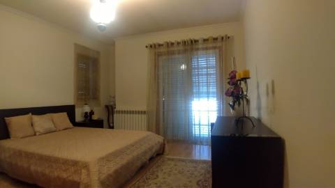 Moradia T4 com Logradouro e Jardim ao Intermarché de Vila Real