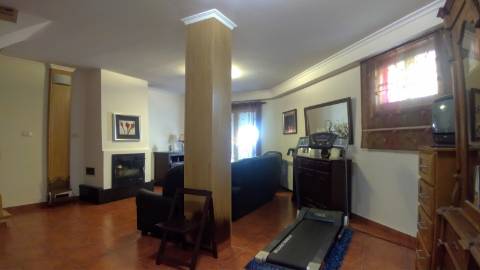 Moradia T4 com Logradouro e Jardim ao Intermarché de Vila Real